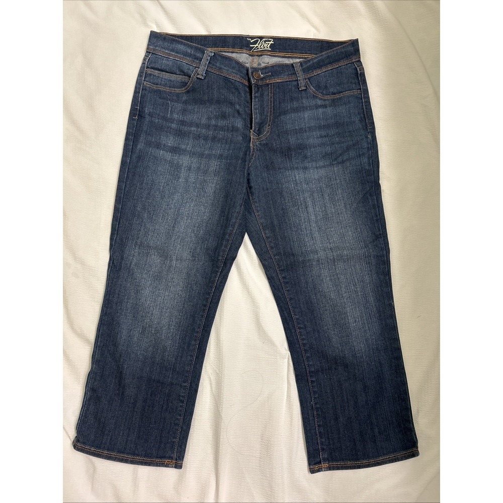 Old Navy Capri‎ Jeans Womens size 6 The Flirt Mid Rise Denim Blue Gold Stitching